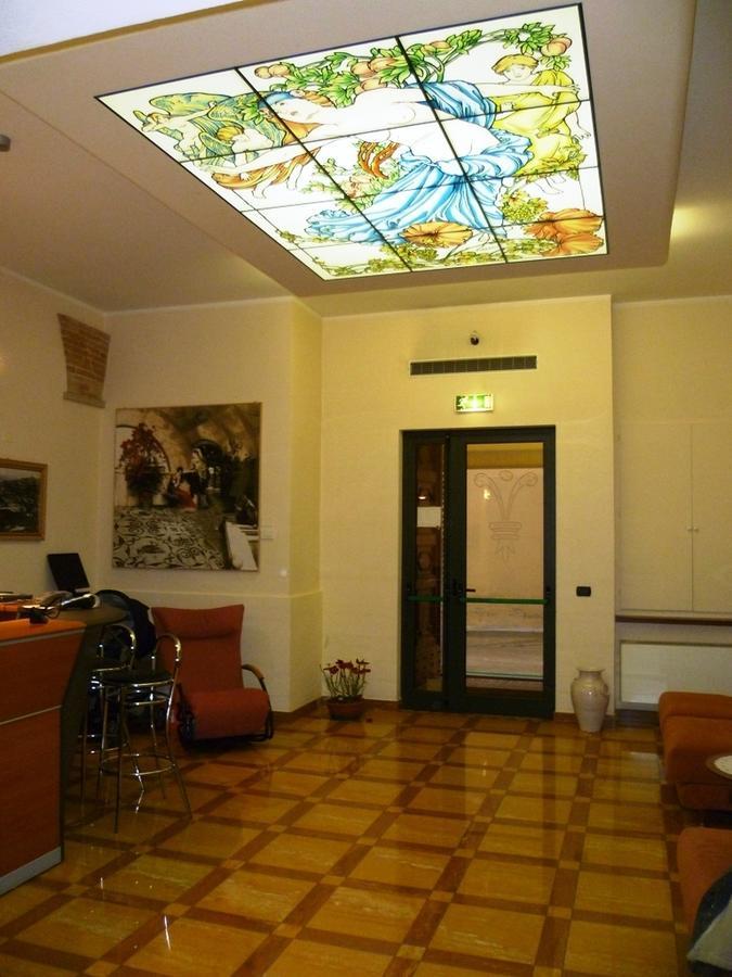 Hotel Santa Chiara SantʼAngelo in Vado Rum bild