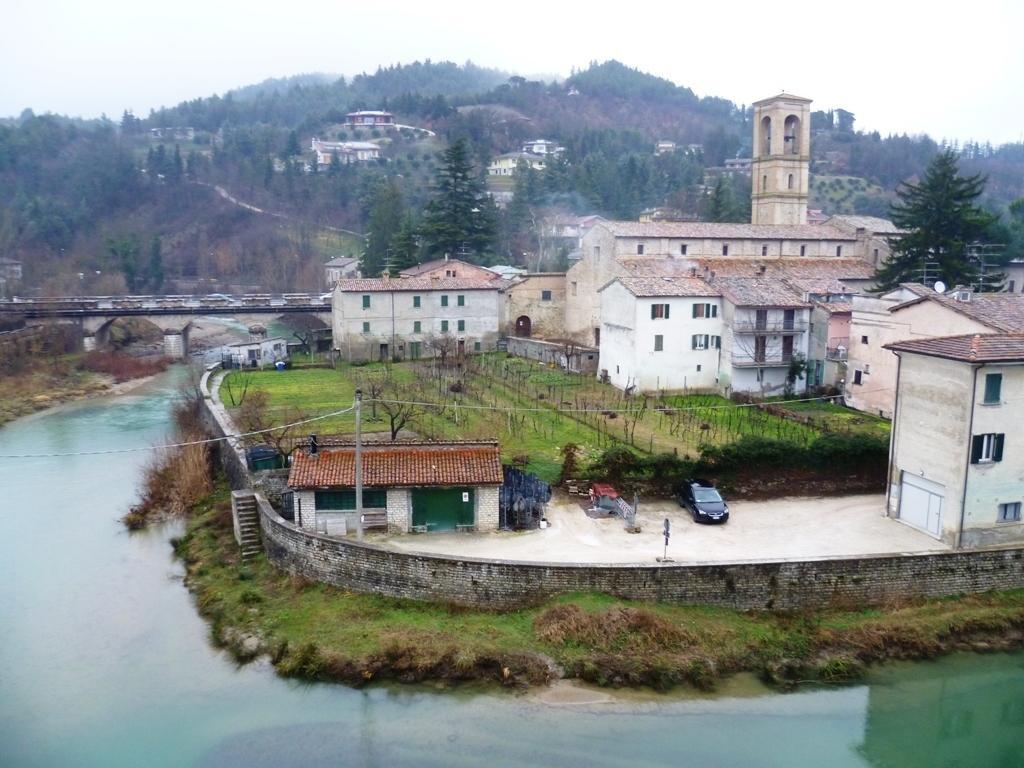 Hotel Santa Chiara SantʼAngelo in Vado Exteriör bild